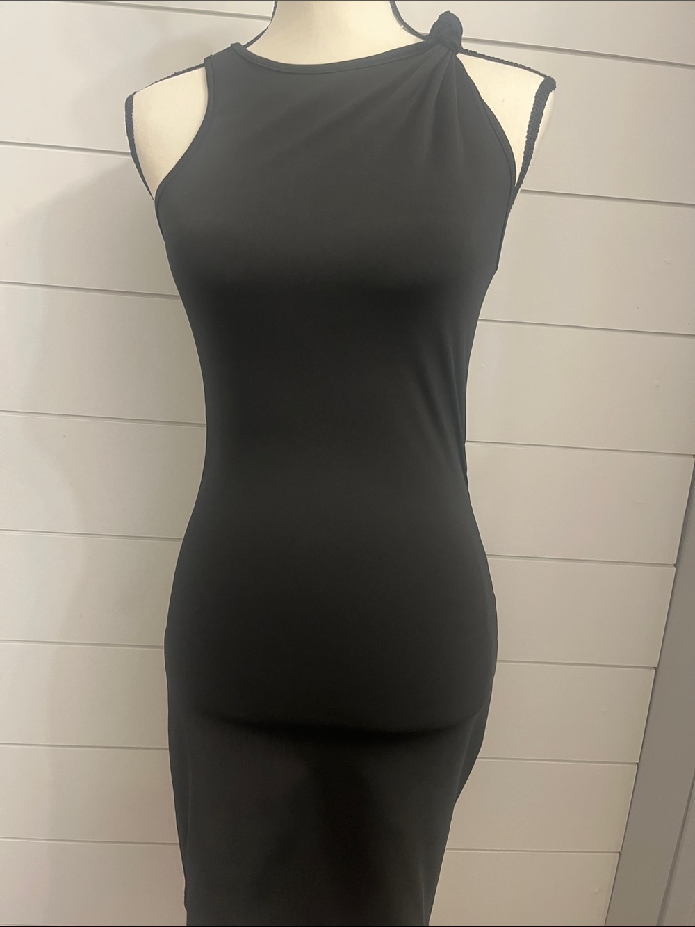 Elegant Black One-Shoulder Knot Sheath Dress